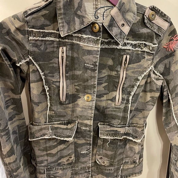 Passport Jackets & Blazers - Camouflage kids jacket